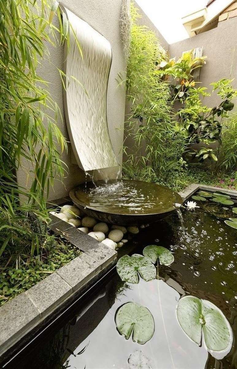 záhradné jazierko s vodopádom